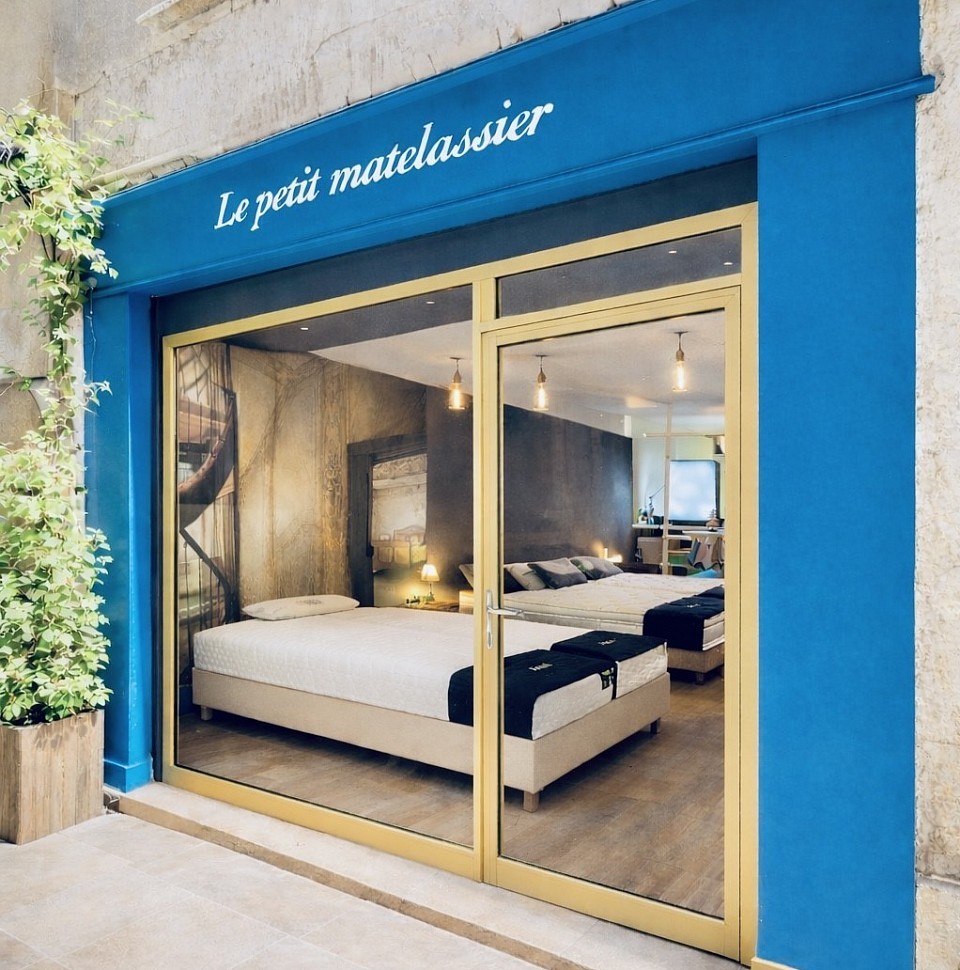 Magasin de matelas et literie à La Ciotat, spécialisé dans le conseil personnalisé et l’essai réel des matelas Airnat.